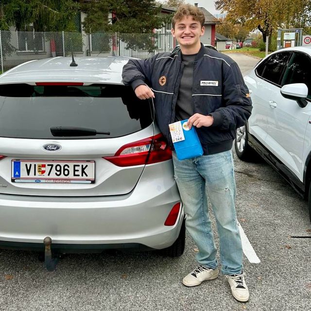 Seit gestern auf den Straßen in und rund um Villach unterwegs…unsere neuen stolzen Führerscheinbesitzer der praktischen PKW-Prüfung 23.10.2024 - Teil 1! 🤩🚘 Ihr habt die Prüfung gerockt! 👍🏼👌🏼 Wir gratulieren euch sehr herzlich zu eurem Führerschein und bedanken uns für euer Vertrauen in unsere Fahrschule. Allzeit gute Fahrt! #fahrschulesommer #fahrschulevillach #führerschein #autoführerschein #klasseb #bdual #bl17 #praktischeprüfung #praktischeprüfungbestanden #top #herzlichenglückwunsch #gutefahrt #sicherefahrt