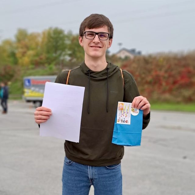 Ihr seid spitze!!! 🤩 Herzliche Gratulation unseren neuen Führerscheinbesitzern der praktischen Prüfung - Teil 2 zur bestandenen Prüfung! Toll gemacht, wir sind stolz auf euch! Wir bedanken uns für euer Vertrauen und wünschen eine gute & sichere Fahrt. #fahrschulesommer #fahrschulevillach #führerschein #autoführerschein #motorradführerschein #anhängerführerschein #lkwführerschein #praktischeprüfung #praktischeprüfungbestanden #ihrseidspitze #herzlichenglückwunsch #gutefahrt #sicherefahrt